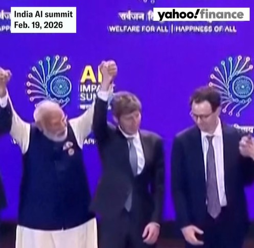 ไม่จับมือกัน เพื่อนเก่าที่อุดมการณ์แยกกัน